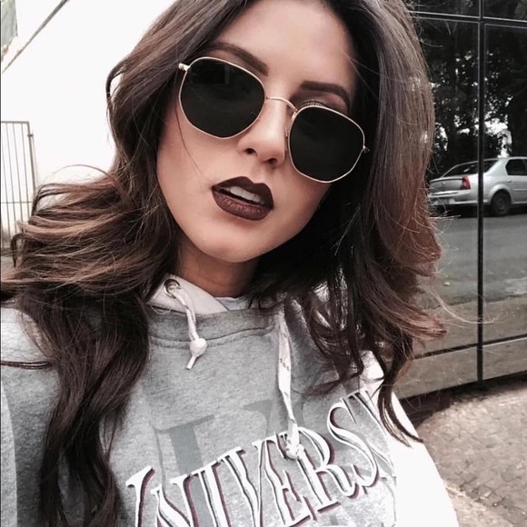 Urban Outfitters Accessories - 3/$30 💛 Retro Sunglasses